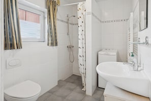 Shower - Calm holiday home with great outings (Kruså)
