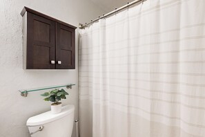 Hair dryer, towels - Hike, Fish & Relax: Tallahassee Townhome w/ Patio! (Tallahassee)