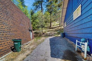 المنطقة المحيطة بالمنشأة