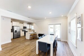 Dining - Steps to Beach! St Teresa Retreat w/ Pool Access (Saint Teresa)