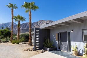 Exterior - 3BR designer hideaway w/ Private Pool, spa (Borrego Springs)