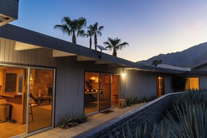 Terrace/patio - 3BR designer hideaway w/ Private Pool, spa (Borrego Springs)