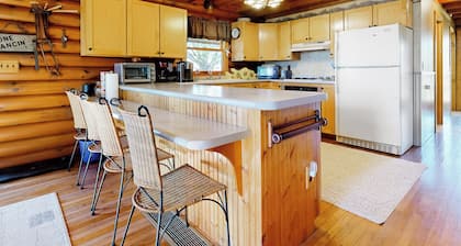 Charming Family Friendly Loft in Aledo