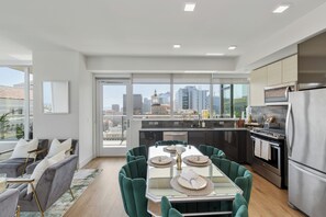 Mikrowelle, Ofen, Herdplatte, Geschirrspüler