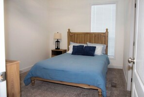 Room - Enjoyable 4-bedroom house with AC in charming Taylor (Taylor)