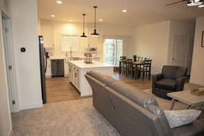 Interior - Enjoyable 4-bedroom house with AC in charming Taylor (Taylor)