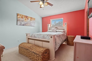 Desk, iron/ironing board, free WiFi, bed sheets - Home with Large Deck & Privacy Fenced in Backyard (Ocoee)