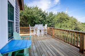 Outdoor dining - Corolla/Carova 4x4 Beach Cottage 7minwalk to beach (Corolla)