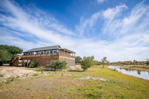 Exterior - Corolla/Carova 4x4 Beach Cottage 7minwalk to beach (Corolla)
