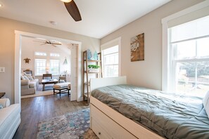 Free WiFi, bed sheets - Corolla/Carova 4x4 Beach Cottage 7minwalk to beach (Corolla)