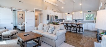 Corolla/Carova 4x4 Beach Cottage 7minwalk to beach