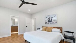4 bedrooms, Internet, bed sheets