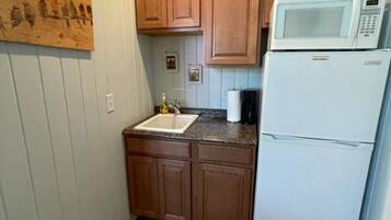 Frigorifero, microonde, macchina per tè/caffè