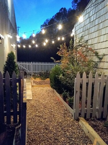 Newly Remodeled Tiny Barn Studio 3 Miles to LU