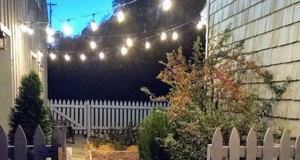 Newly Remodeled Tiny Barn Studio 3 Miles to LU