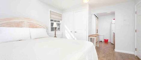 Schreibtisch, Bügeleisen/Bügelbrett, WLAN, Bettwäsche