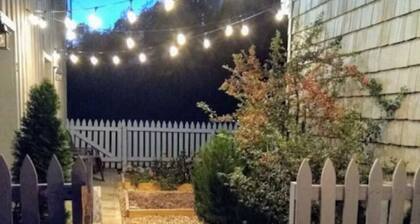 Cute Tiny Barn Studio 3 Miles to LU