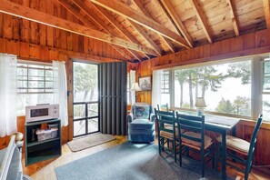 Living area - Lake Views! Small Group Getaway in Northport (Northport)