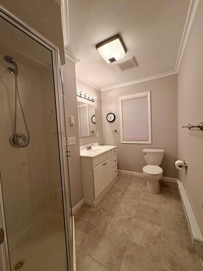 Shower, hair dryer, toilet paper -  OCEAN BLOCK LAVALLETTE GETAWAY  STEPS TO THE BEACH  PRIVATE PORCH  SLEEPS 9 (Lavallette)
