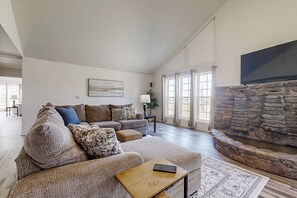 TV, fireplace, ping pong