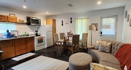 Cozy 1-bedroom Duplex in peaceful Wichita Falls with AC