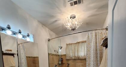 Cozy 1-bedroom Duplex in peaceful Wichita Falls with AC