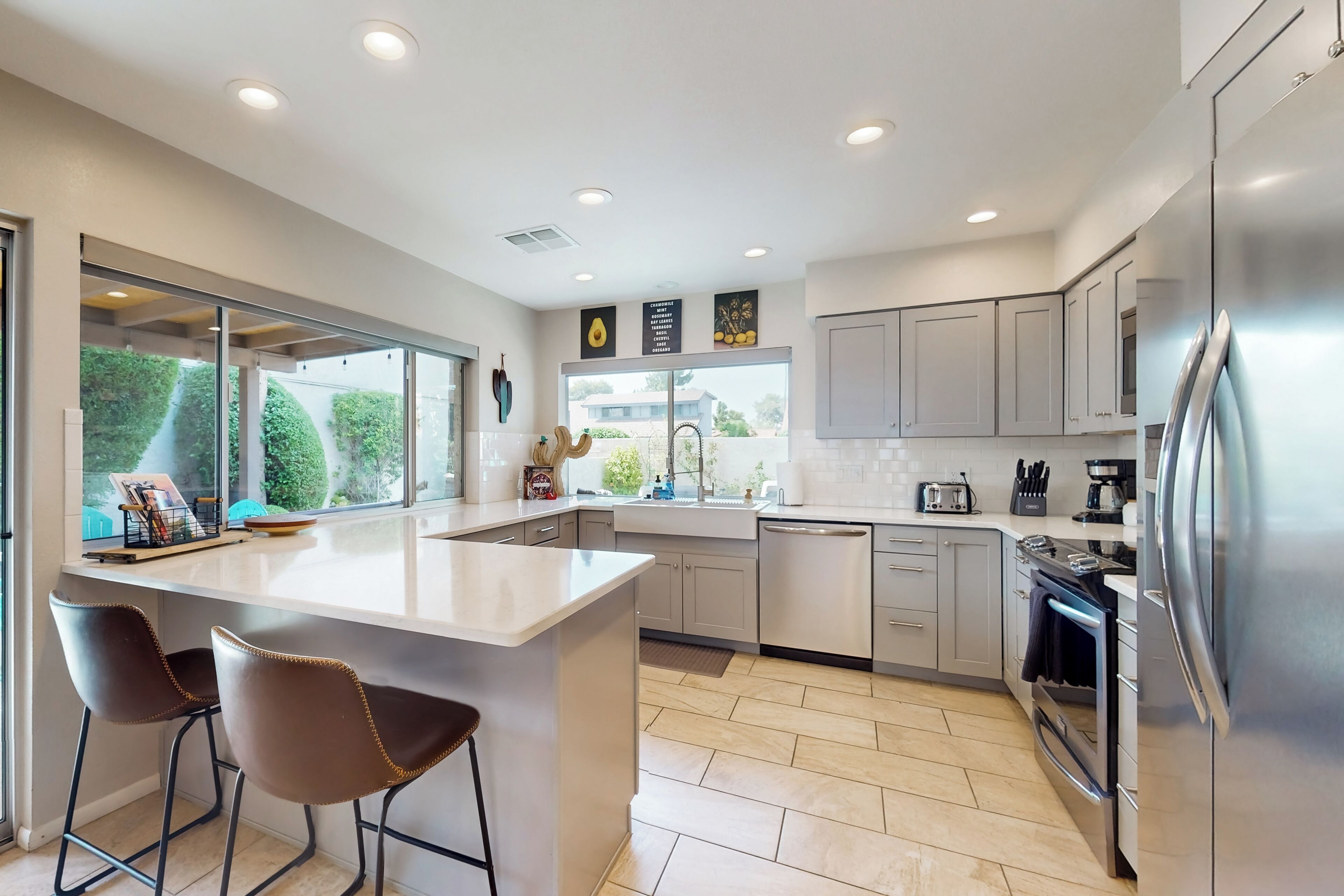 冷蔵庫、電子レンジ、コンロ、食器洗い機