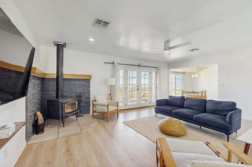 Pool, Fire Pit & Views! Joshua Tree Desert Retreat - Joshua Tree, CA