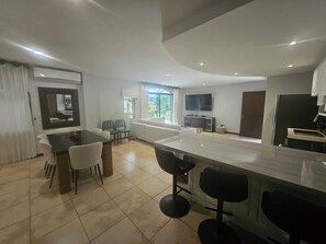 Interior - Main floor, Family unit, 3 bed, fresh, clean, inside Tamarindo w incredible pool (Tamarindo)