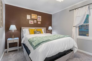 4 habitaciones, escritorio, tabla de planchar con plancha y wifi gratis