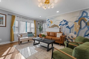 Smart TV, videogiochi, impianto stereo, studio