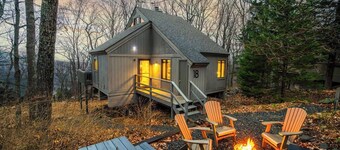 Walk < 3 min to Ski or Hike, 2 Firepits! Pet Friendly! New from 5 Star Hosts!