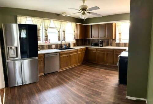 Jade Junction - Newly Remodeled 3 BR/1 BA