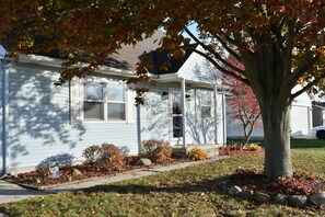 Exterior - Modern 3-bedroom house close to Tiffin University and Charming Downtown (Tiffin)