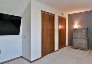 Interior - Modern 3-bedroom house close to Tiffin University and Charming Downtown (Tiffin)