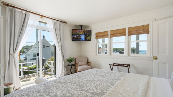 GL 1 King Suite with Harbour Views -First Floor - Step-Free King with Your Own Harbor Balcony, Greenleaf Inn, Boothbay Harbor (Boothbay Harbor)