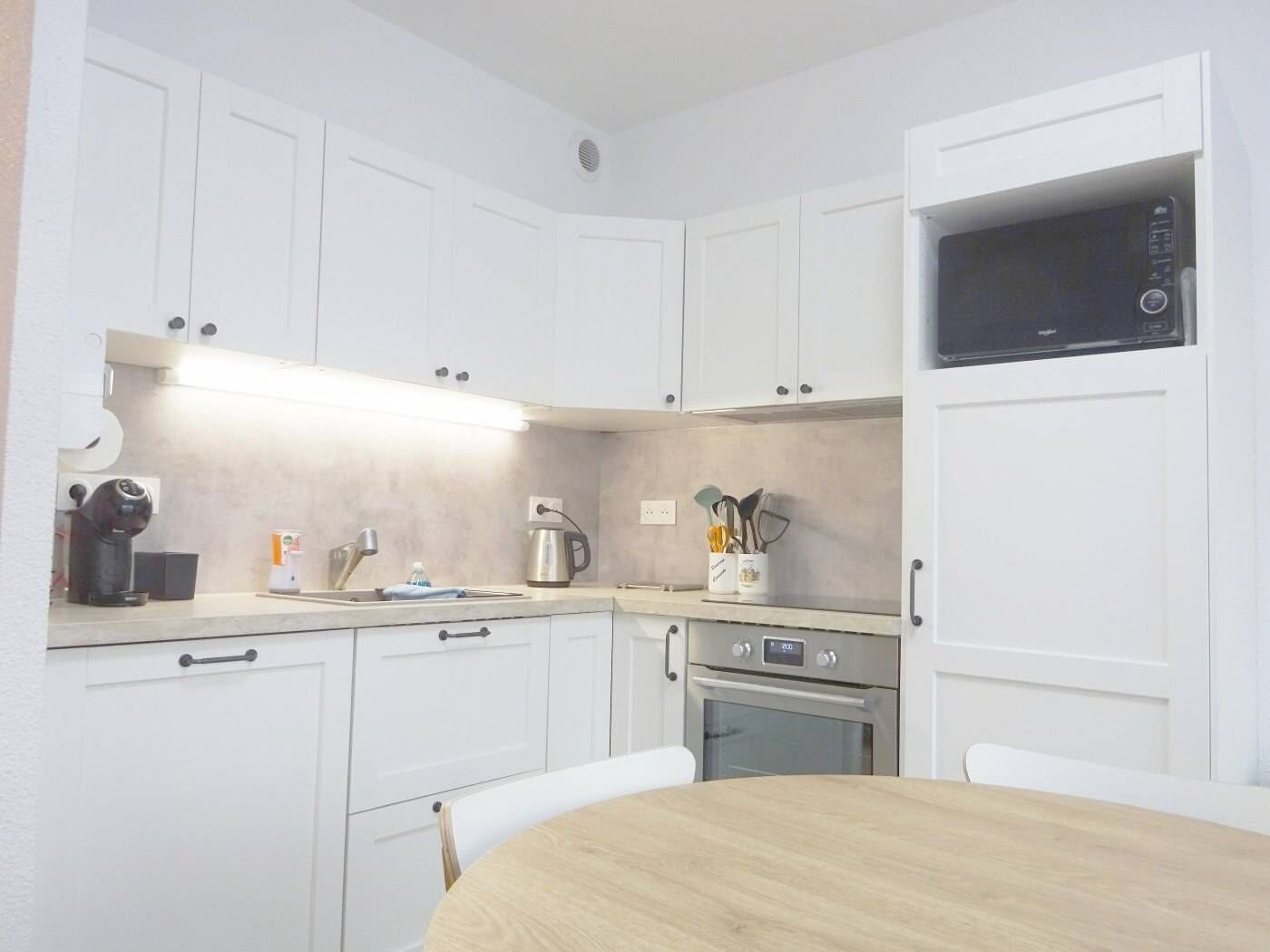 Réfrigérateur, micro-ondes, lave-vaisselle, grille-pain