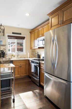 Private kitchen - Experience LA Comfort – Perfect for Long Stay (Los Angeles)