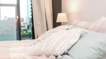2 bedrooms, iron/ironing board, free WiFi, bed sheets