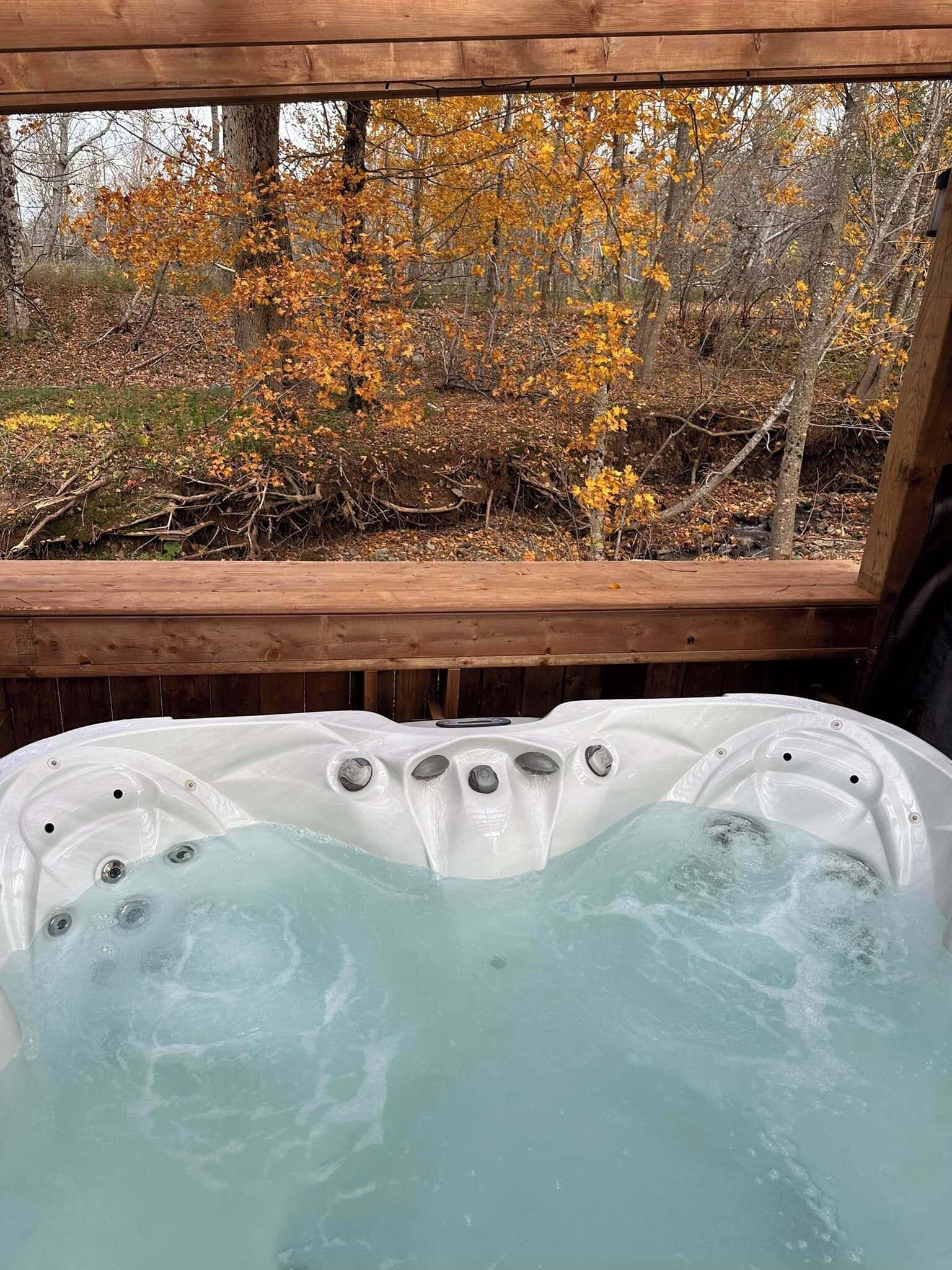 Bañera de hidromasaje al aire libre