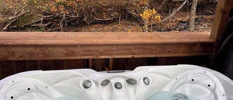 Bañera de hidromasaje al aire libre