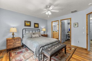 3 bedrooms, iron/ironing board, travel cot, free WiFi - Serenity at Gabi (McCall)