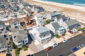 Exterior - Spacious 5-bedroom, 2 Bath Sleeps 12, Steps From Beach, Ocean View (Lavallette)