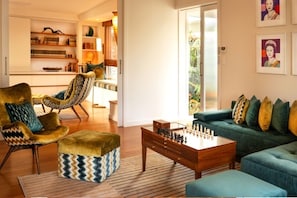 Interior - A luxury NSW South Coast Country Mid-Century Escape & Retreat. (Jaspers Brush)