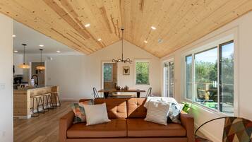 スマートテレビ、暖炉