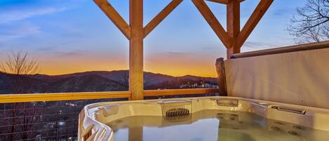 Bañera de hidromasaje al aire libre