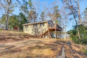Exterior - Private Lakefront Home w/ Views & Dock in Hartwell (Hartwell)