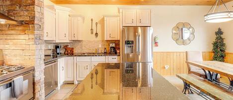 Fridge, microwave, stovetop, dishwasher