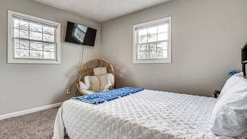 3 dormitorios, escritorio, Internet y ropa de cama