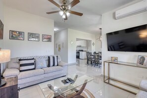 Smart TV - Spacious 3BR Cabo Stay, Perfect Family Vacations (Cabo San Lucas)